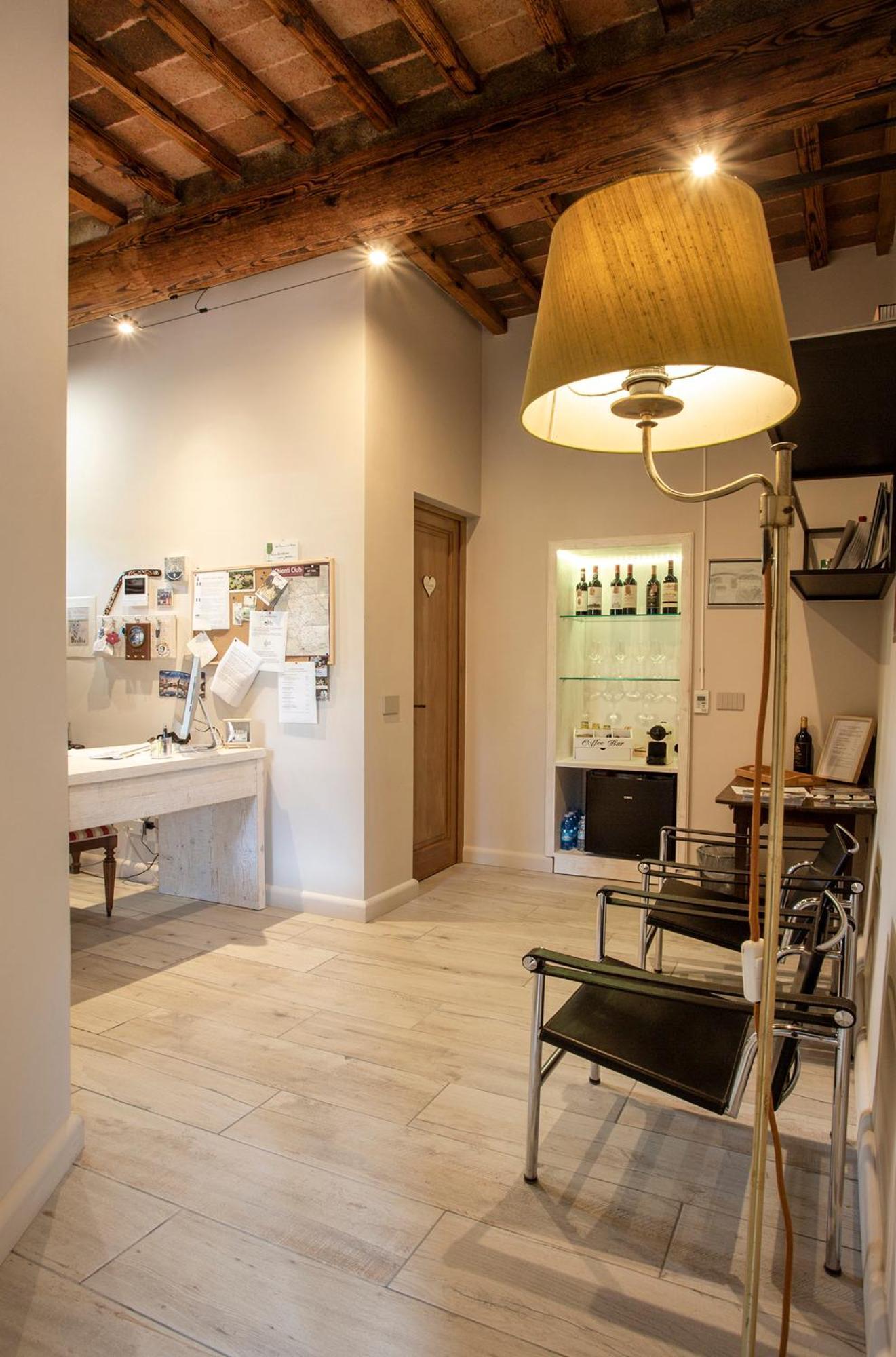 La Corte Del Chianti Classico Aparthotel